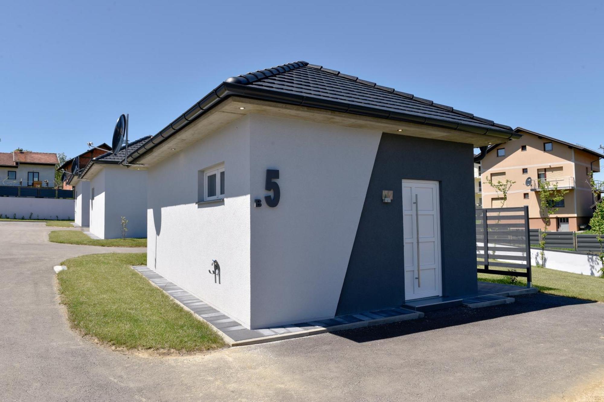 Apartmani I Bungalovi Trojka Banja Luka Habitación foto