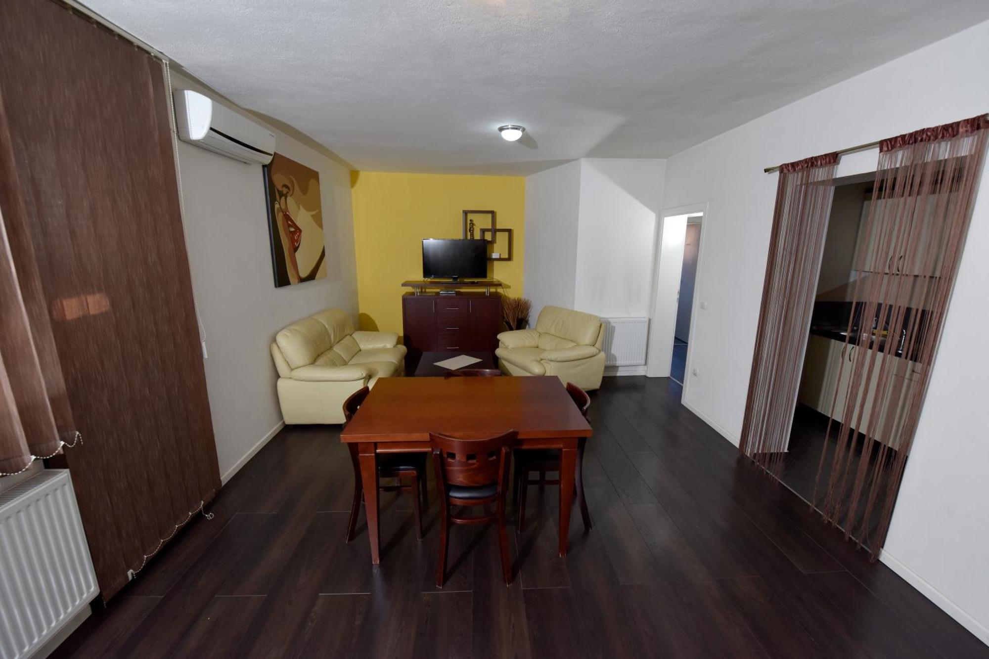 Apartmani I Bungalovi Trojka Banja Luka Habitación foto
